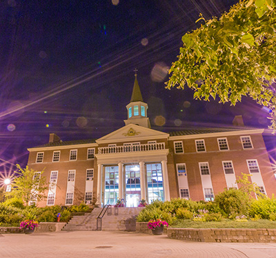 Photo of stu campus at night